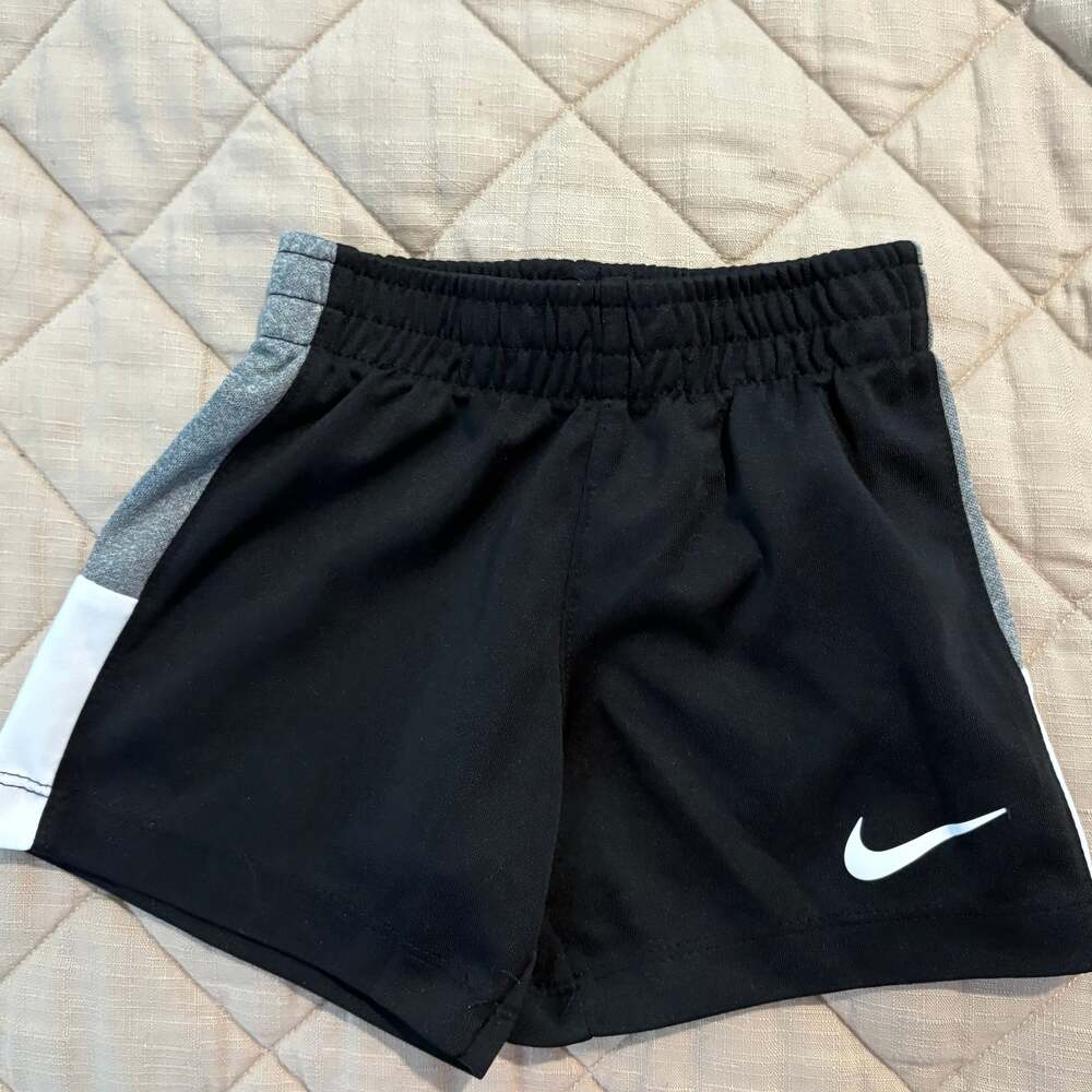 Baby boys sz12m Nike basketball shorts